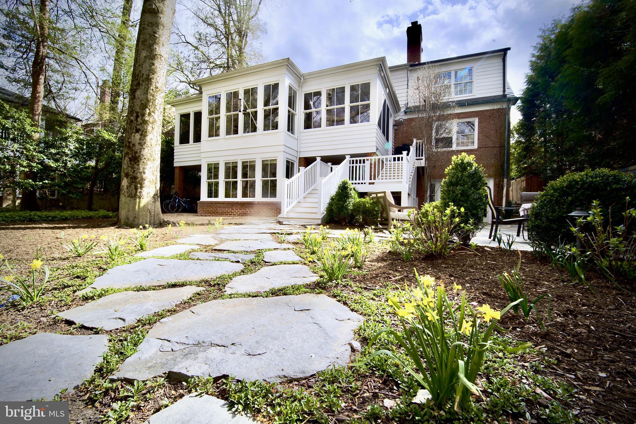 BARNABY WOODS - Residential