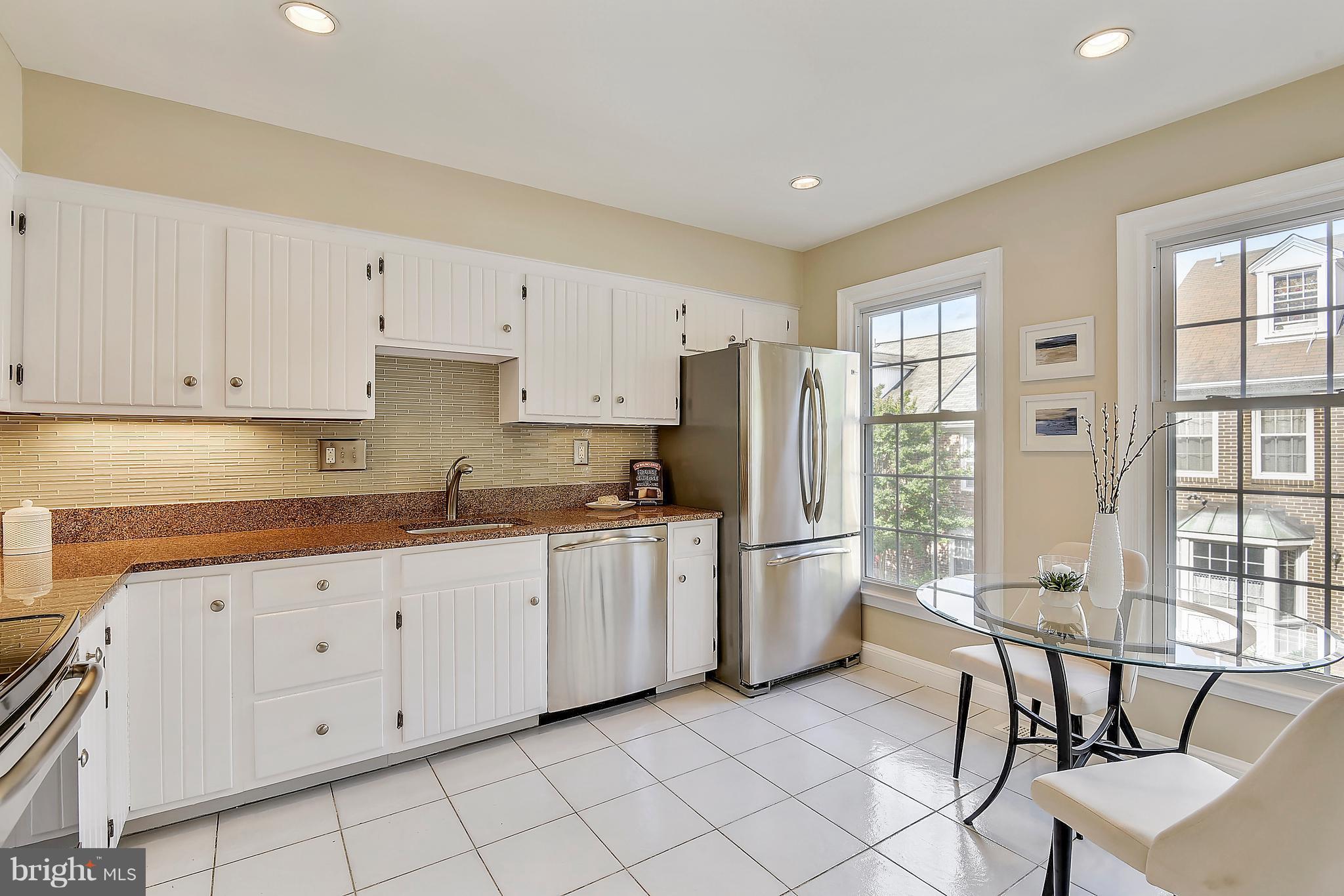 SHUTERS HILL - Residential