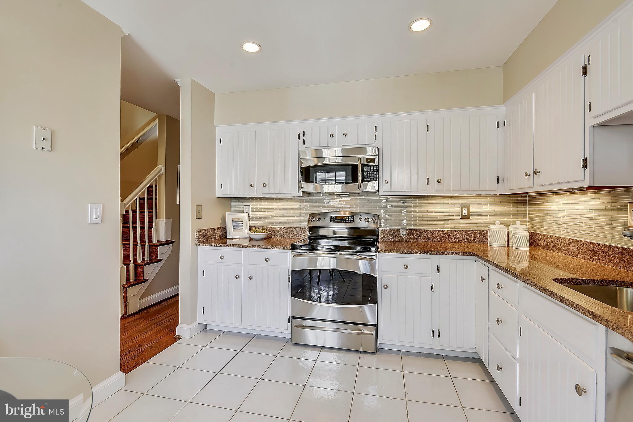 SHUTERS HILL - Residential