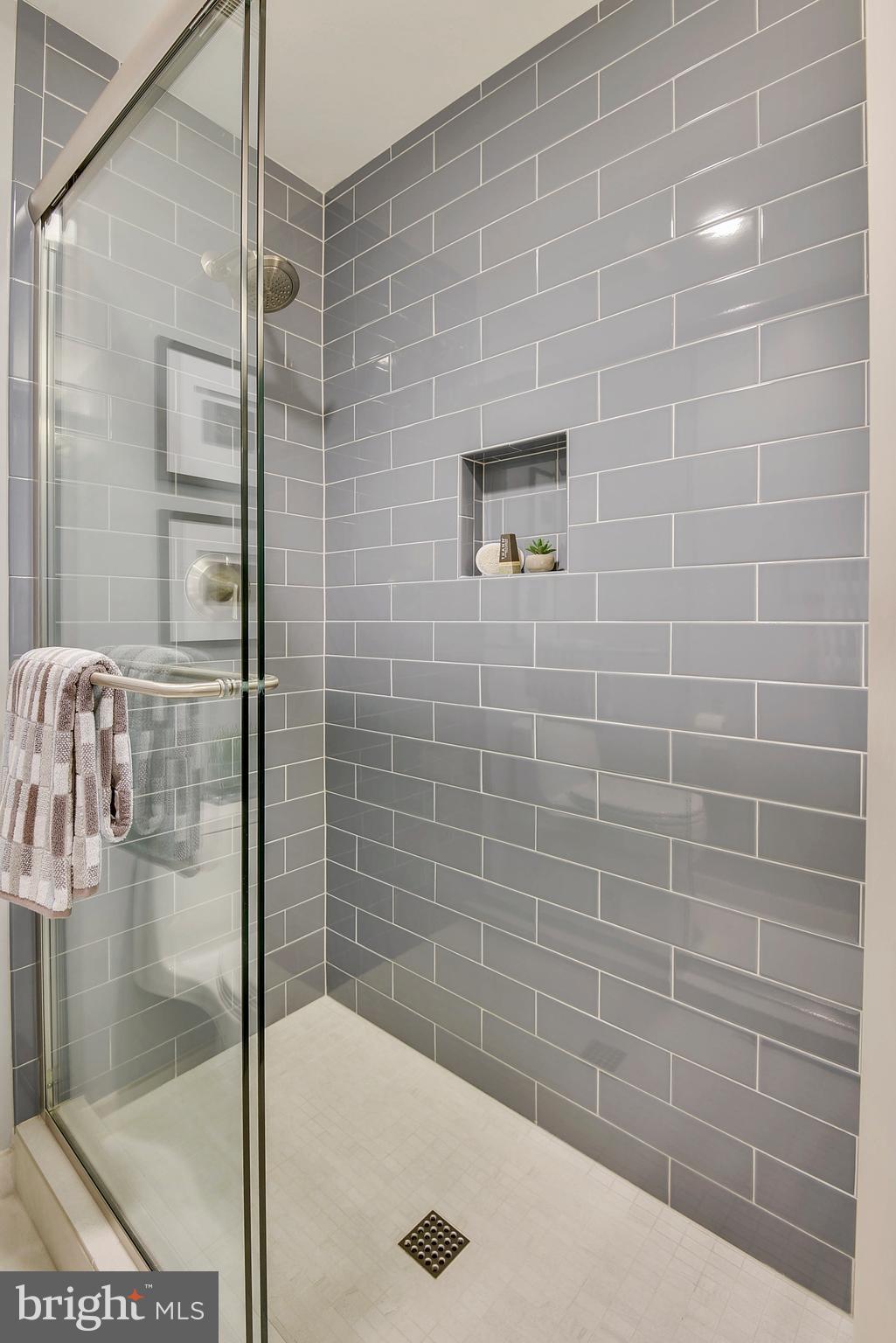 SHUTERS HILL - Residential