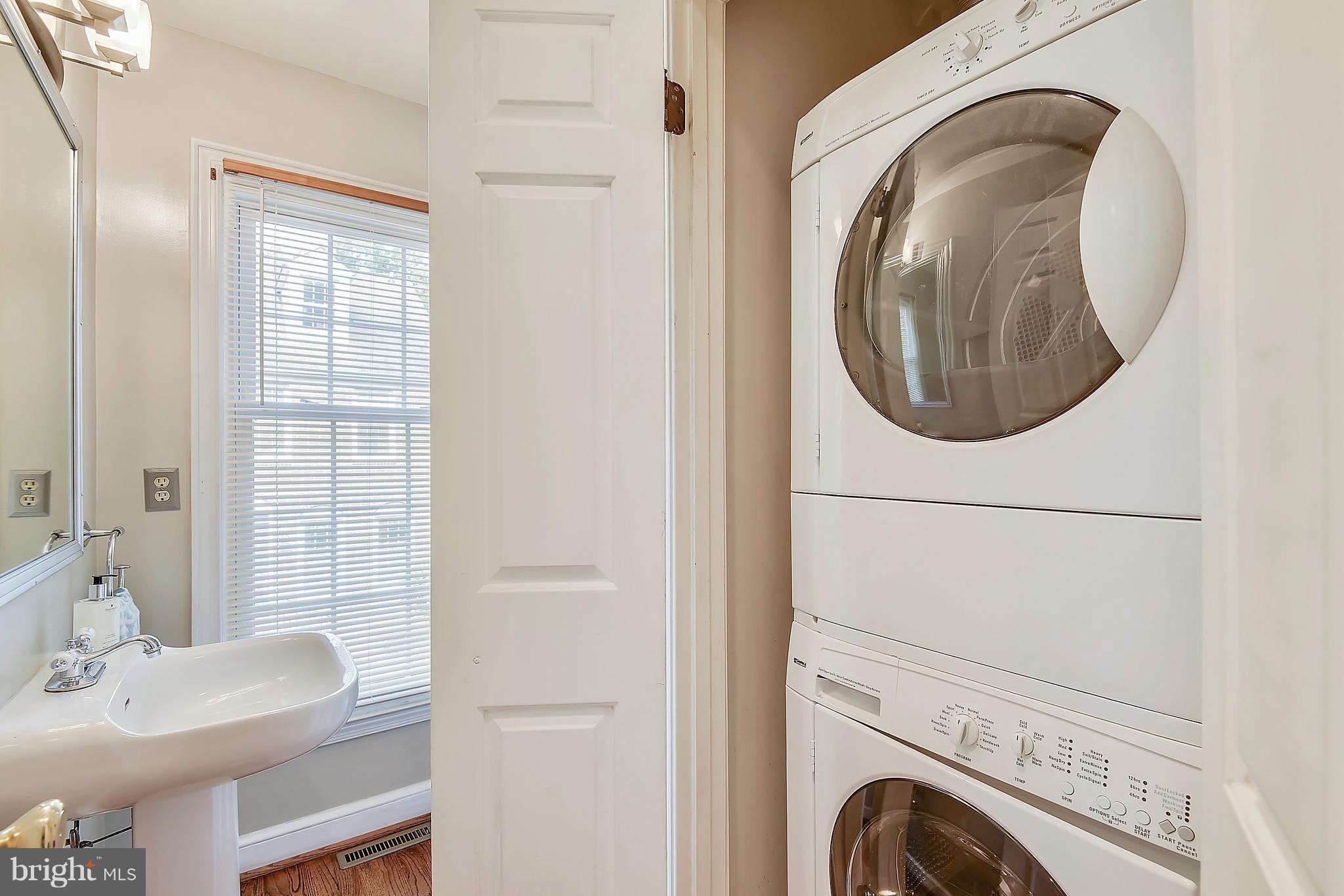 SHUTERS HILL - Residential