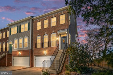 8593 WYNGATE MANOR COURT ALEXANDRIA VA 22309