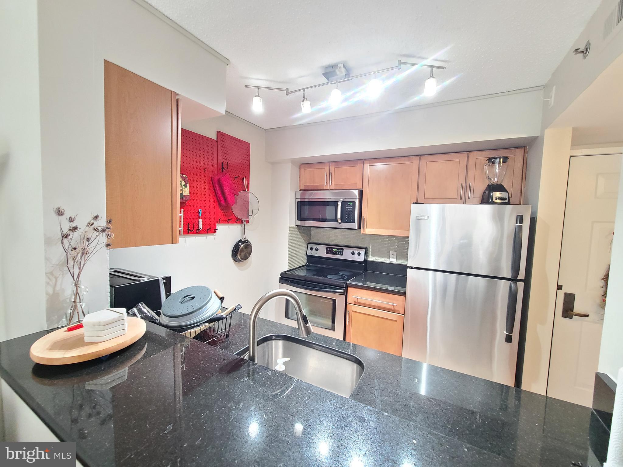 WESTVIEW AT BALLSTON METRO - Residential Lease