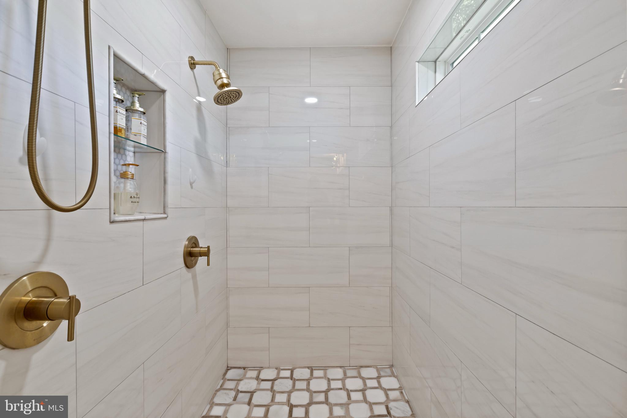 LONGSHOREMENS - Residential