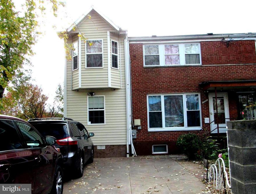 Back on Market, LOCATION-Seller motivated  IMMEDIATE SALE *A SPECTACULAR Gorgeous SEMI-DETACHED HOME  7BR, 3 full .Bath* Hardwood Floors NEW  ROOF, A/C & Water Heater System on huge Prime location corner. Lot fenced with private parking CLOSE TO SHOPPING, SCHOOLS, METRO! NO HOA, NO Condo FEES!   great condition *YOU'LL LOVE IT!