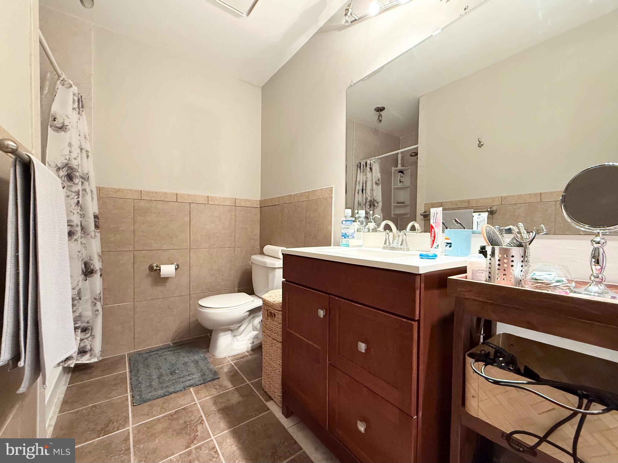 SAW MILL VALLEY - Residential