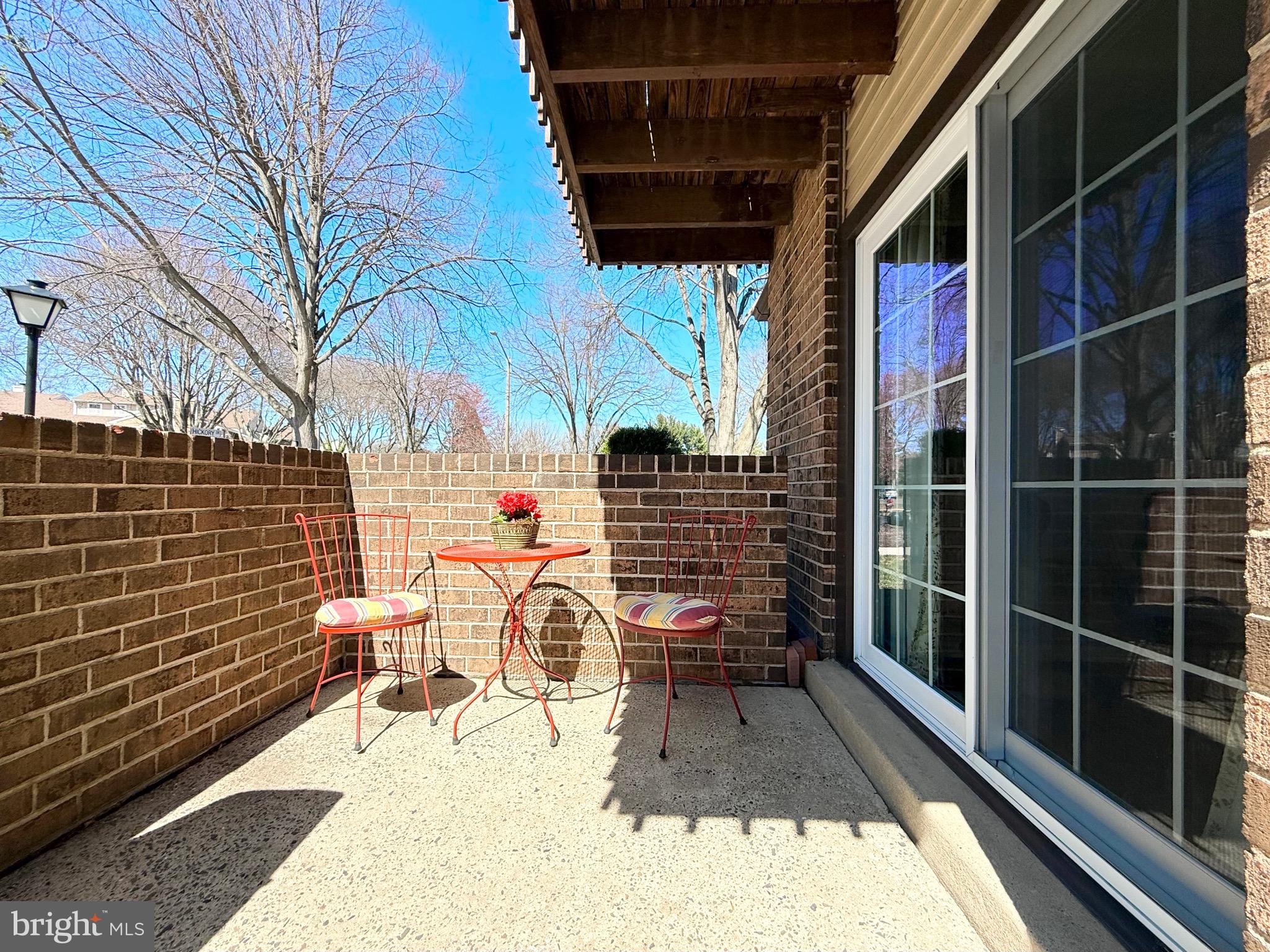 SAW MILL VALLEY - Residential