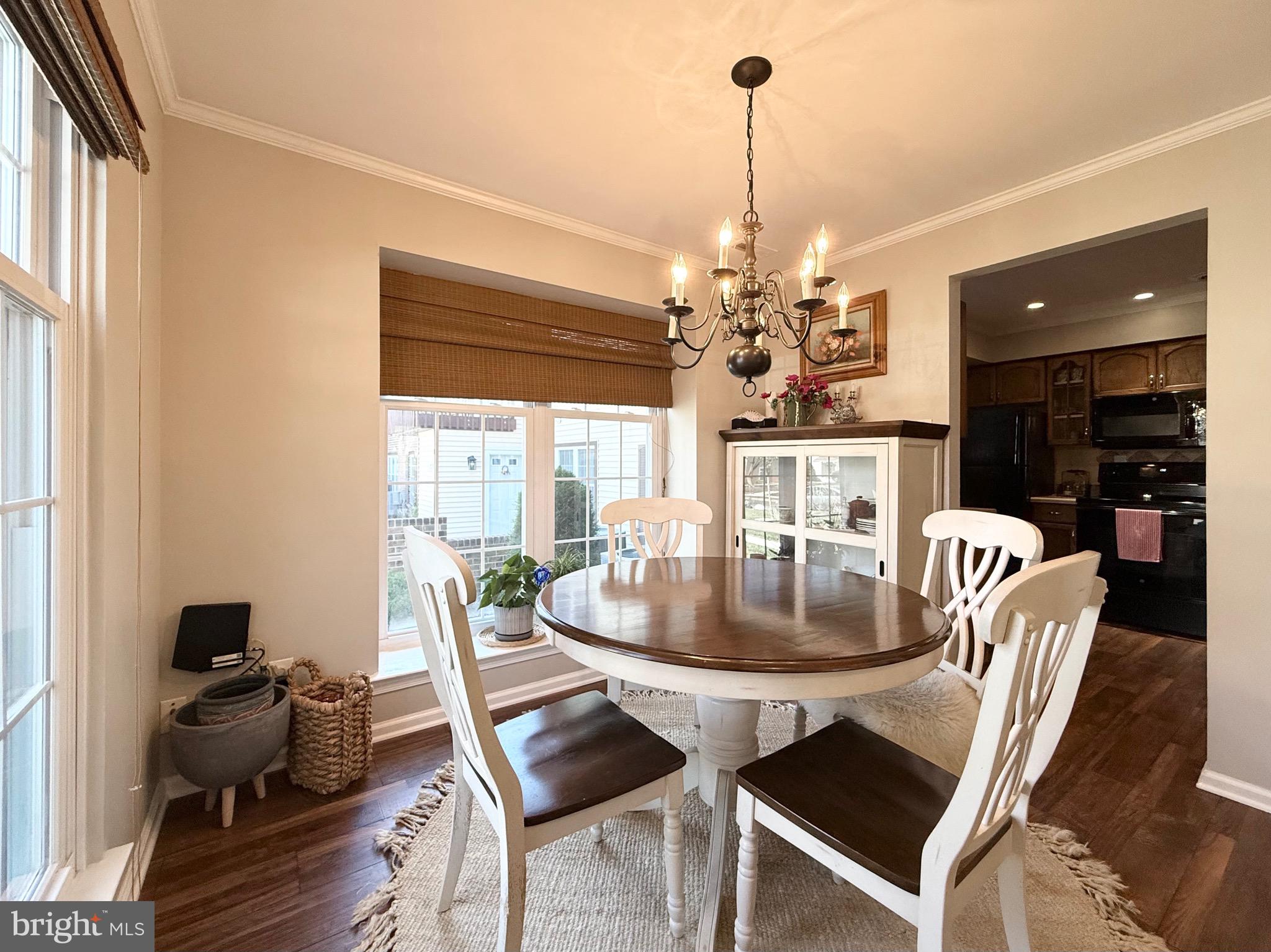 SAW MILL VALLEY - Residential