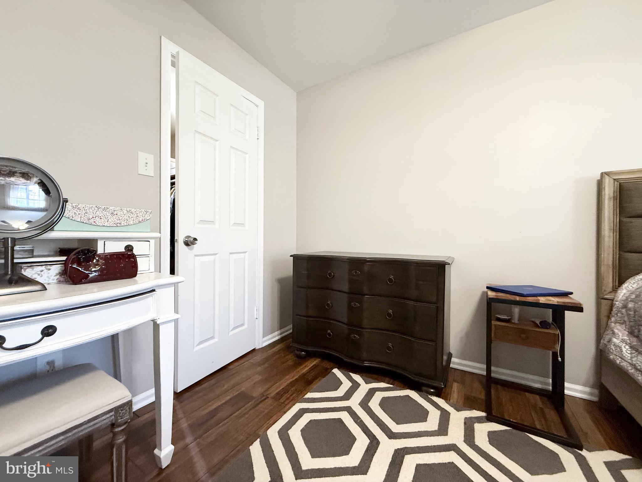 SAW MILL VALLEY - Residential