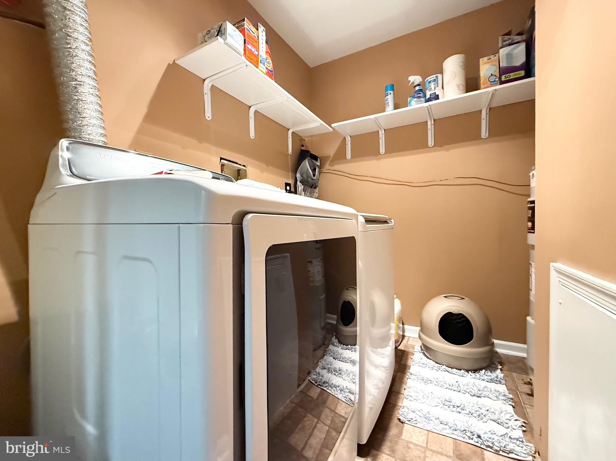 SAW MILL VALLEY - Residential