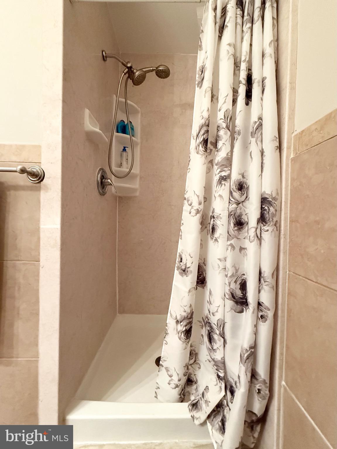 SAW MILL VALLEY - Residential