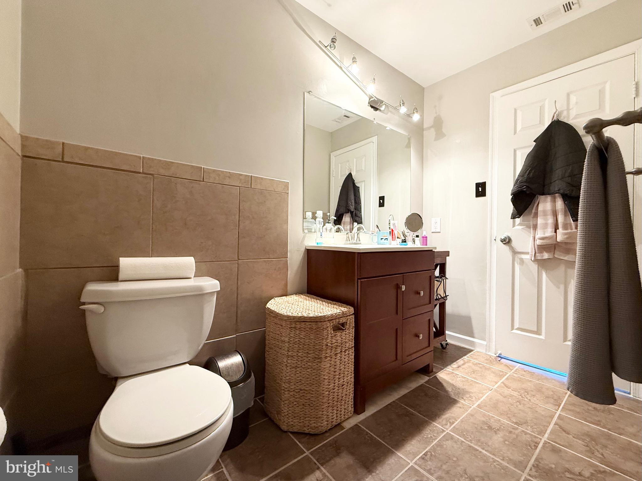 SAW MILL VALLEY - Residential