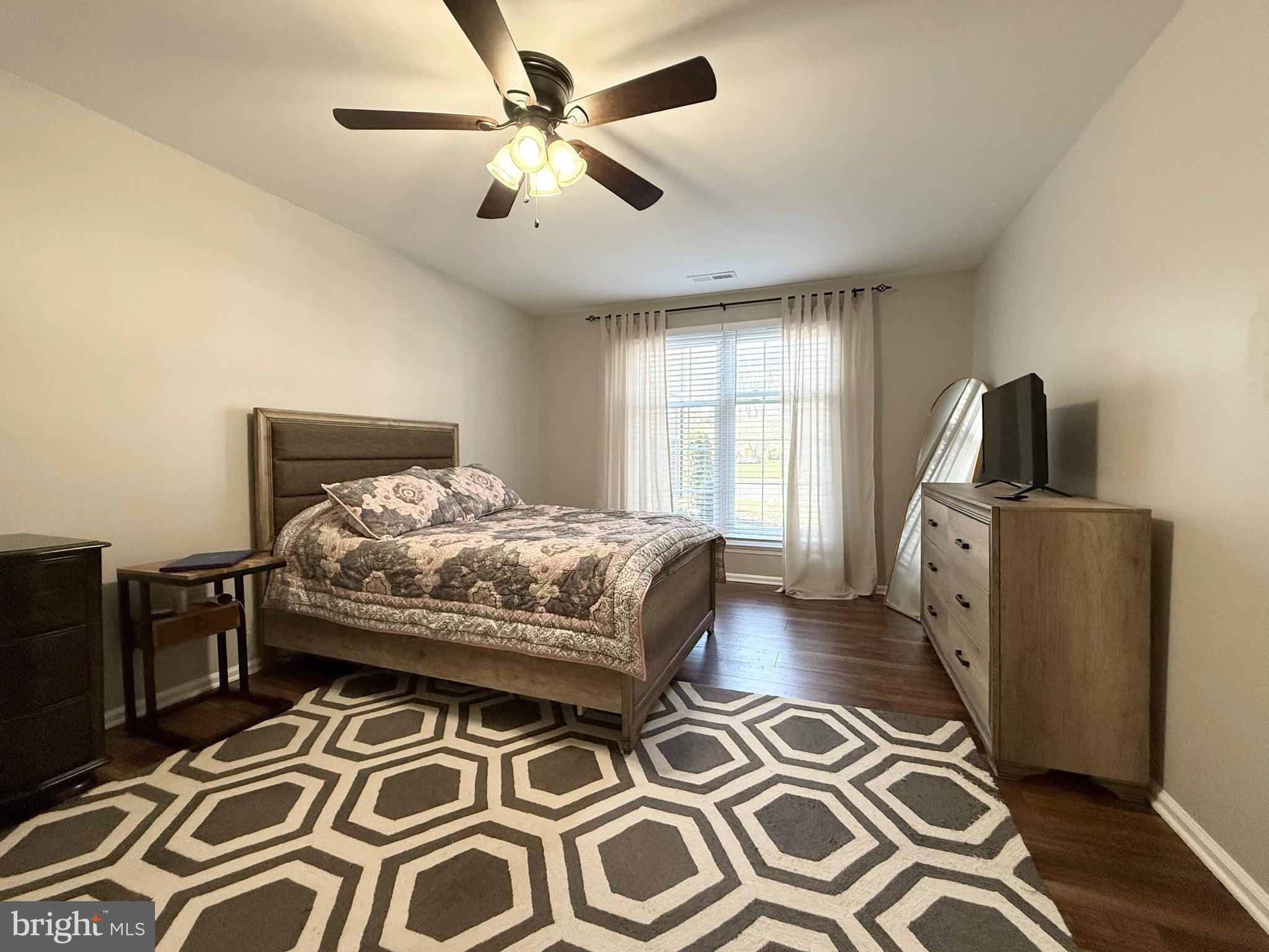 SAW MILL VALLEY - Residential