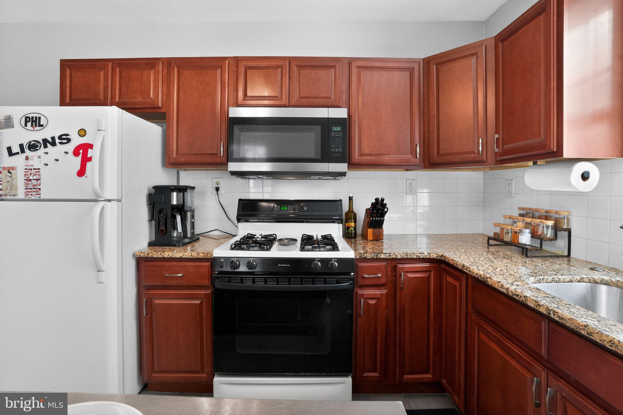 ROXBOROUGH - Residential