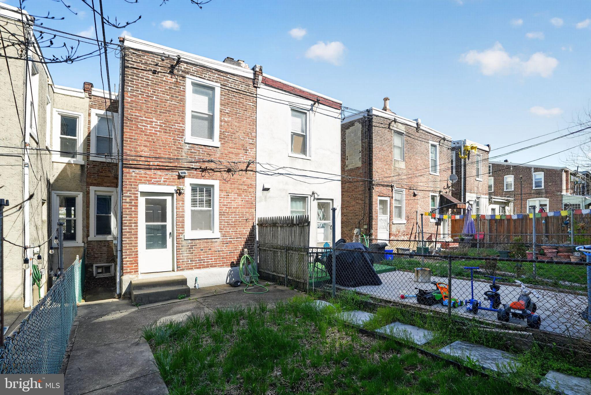 ROXBOROUGH - Residential