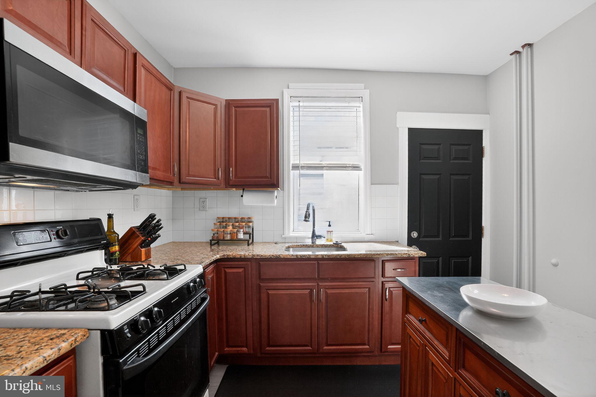 ROXBOROUGH - Residential