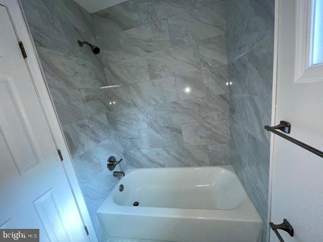 DUPONT VILLAGE - Residential