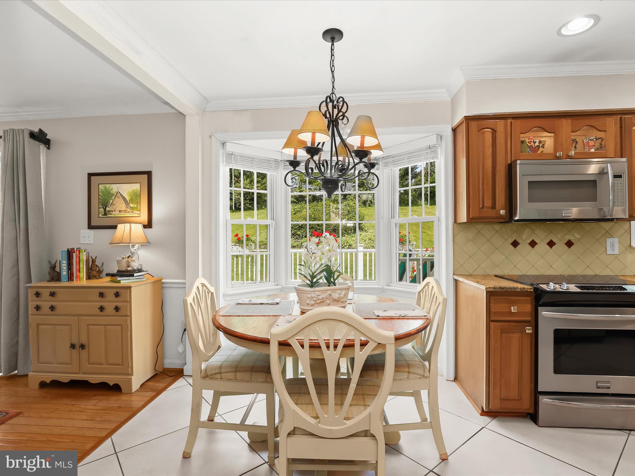 ROUND ACRES - Residential