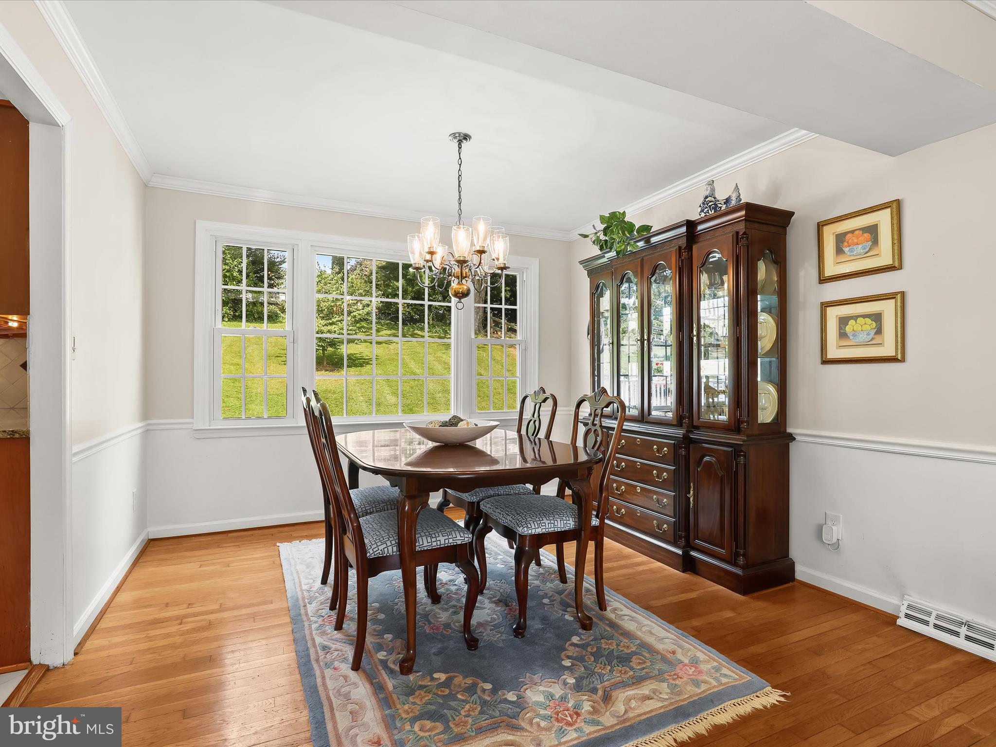 ROUND ACRES - Residential