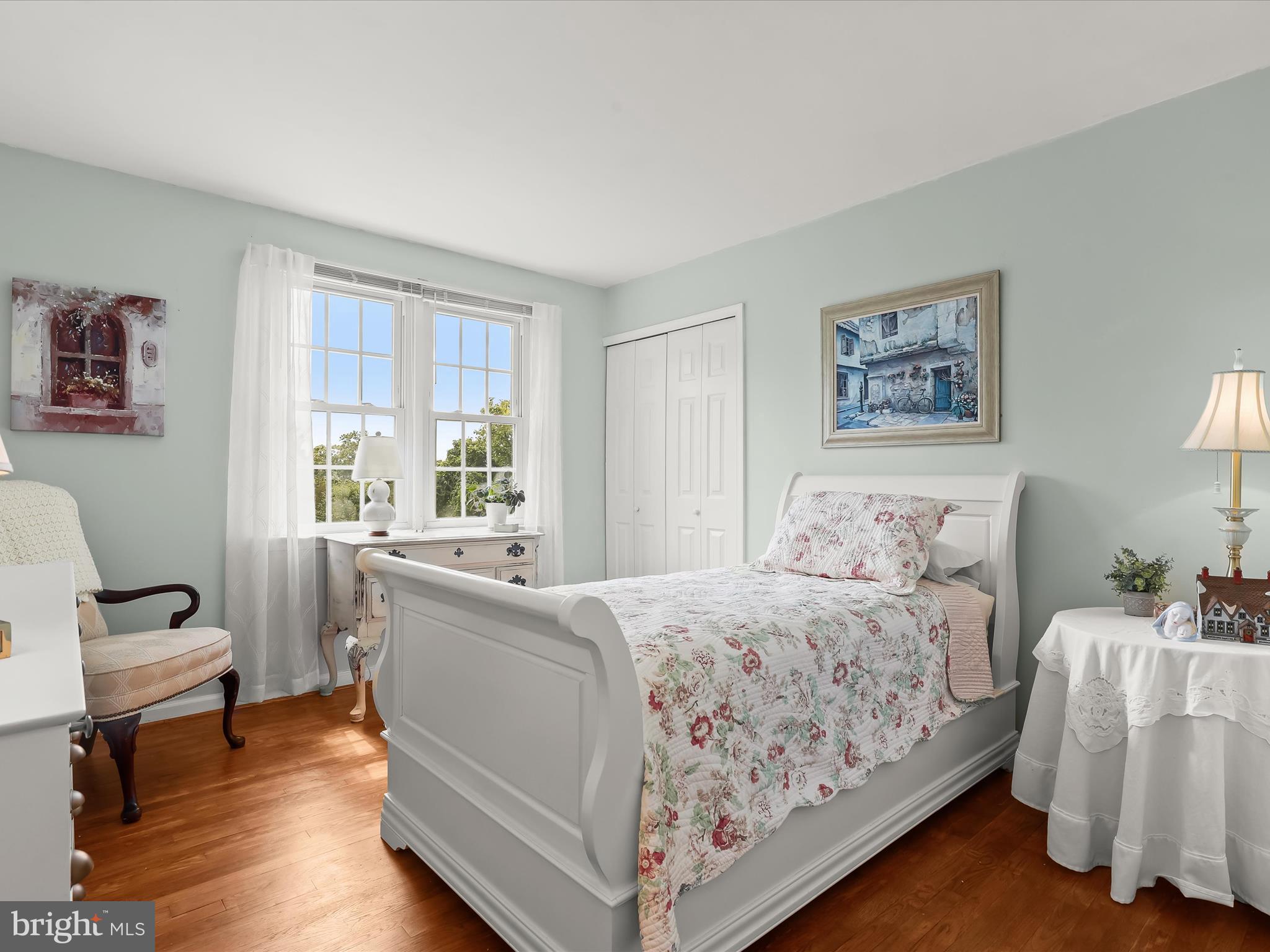 ROUND ACRES - Residential