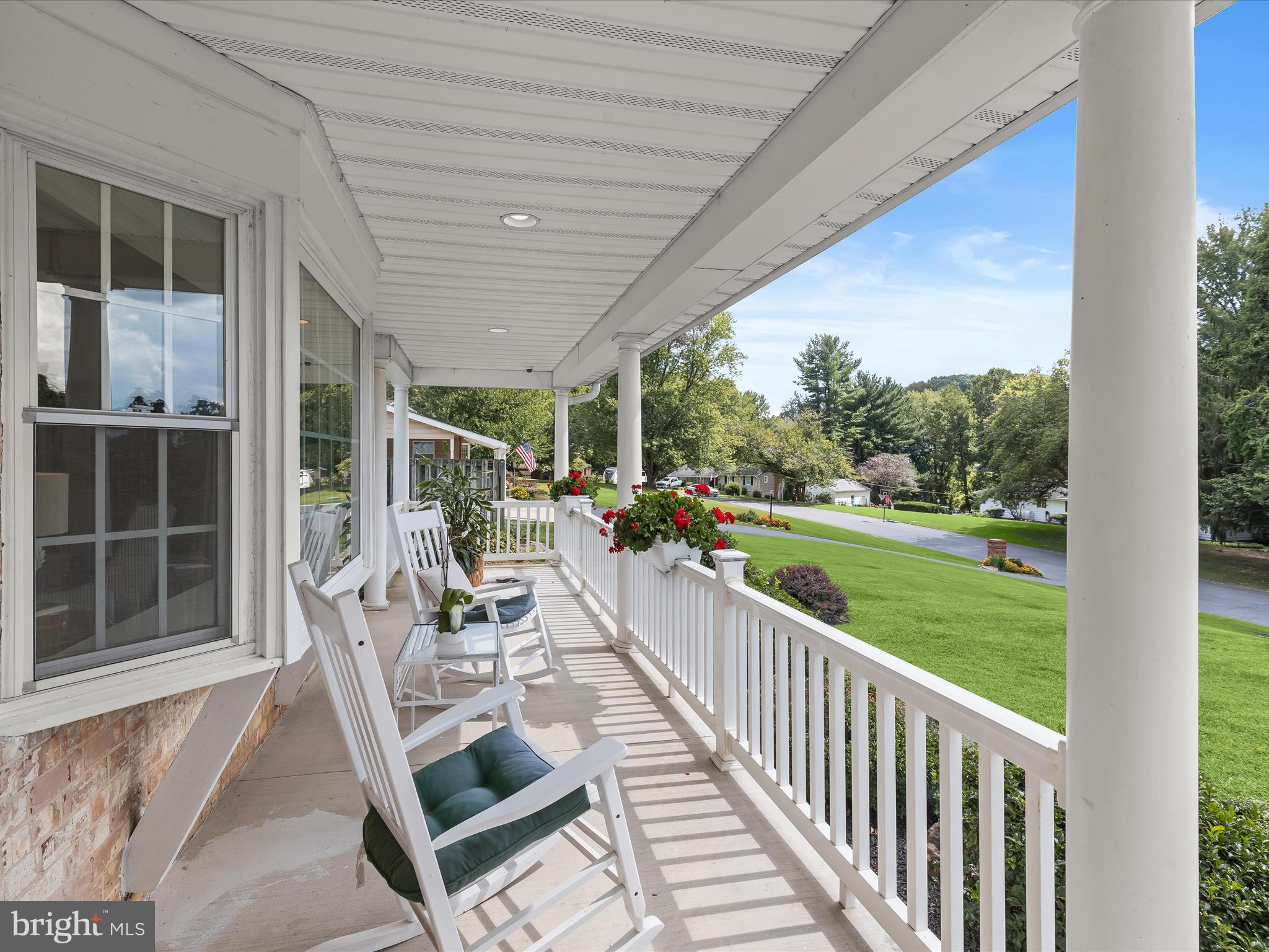 2123 ROUND HILL ROAD