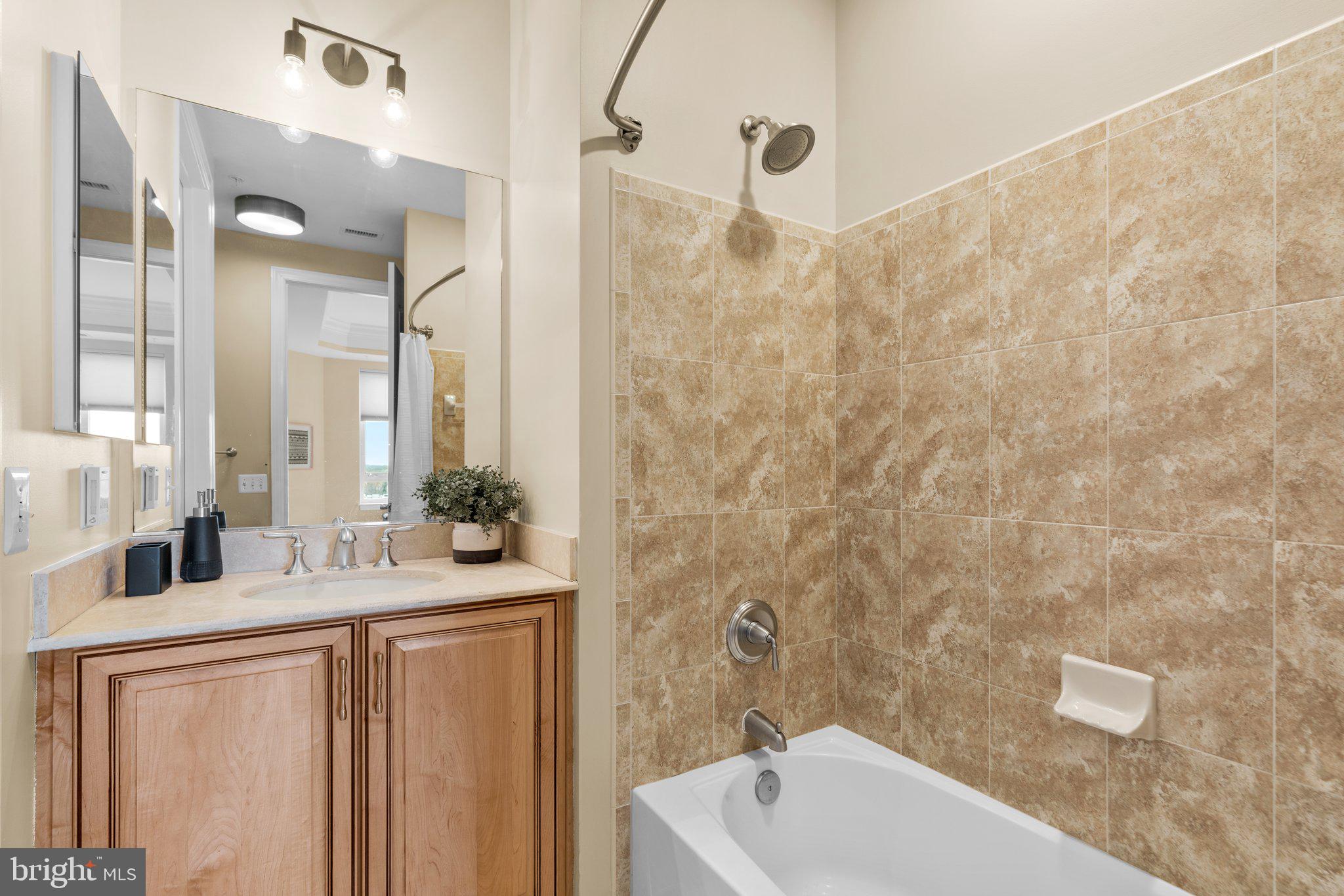 ANNAPOLIS TOWNE CENTRE - Residential