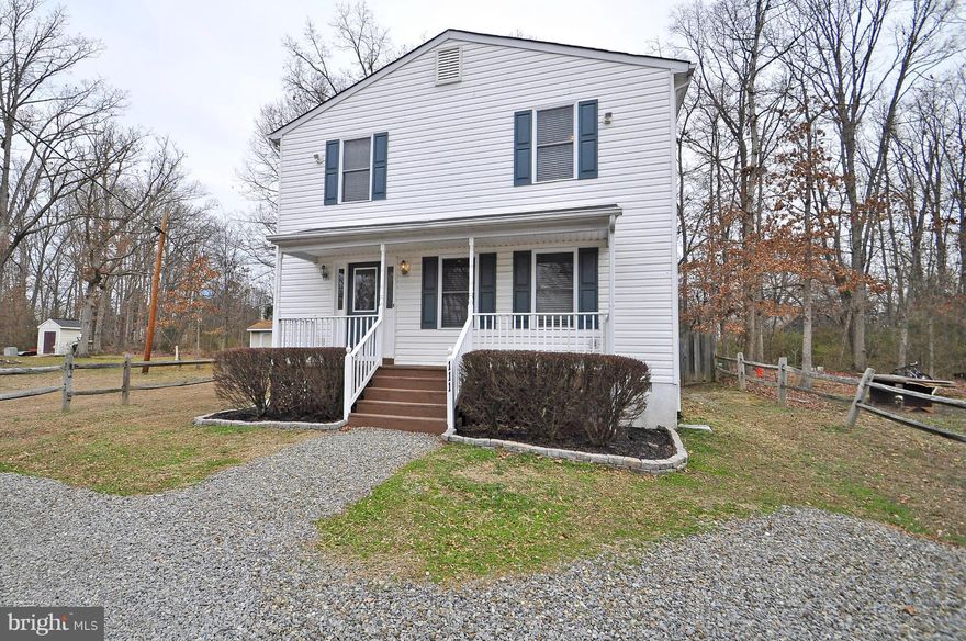Pride of ownership boasts throughout this five bedroom floor plan featuring main level master with walk in closet, jetted soaking tub, separate shower, double sinks, plus separate vanity.  Spacious family room and kitchen.  Exterior features front porch, deck and rear yard enclosed by privacy fence.  Don't delay come see today!