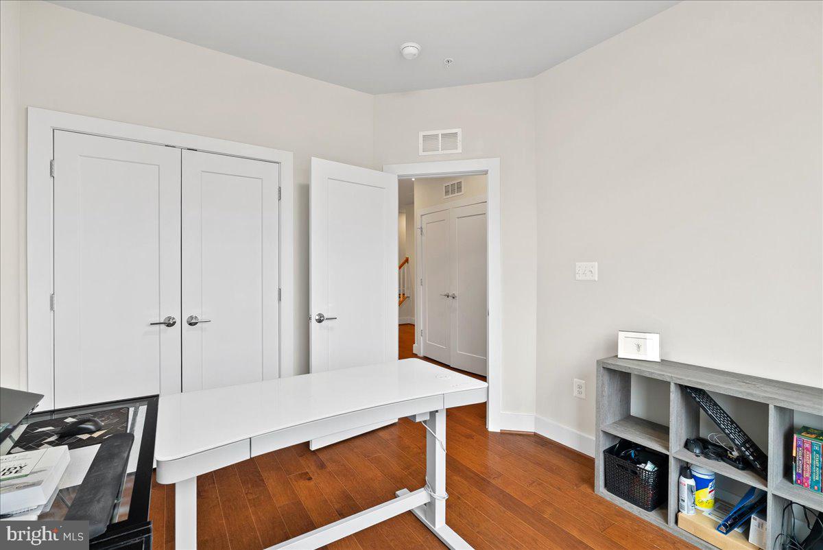 PRESERVE AT WESTFIELDS - Residential Lease