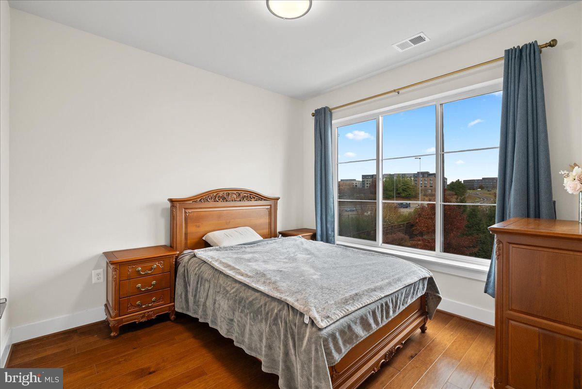 PRESERVE AT WESTFIELDS - Residential Lease