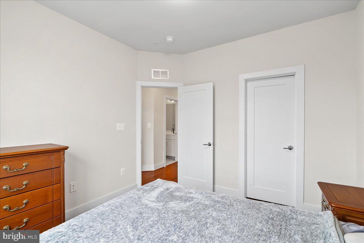 PRESERVE AT WESTFIELDS - Residential Lease