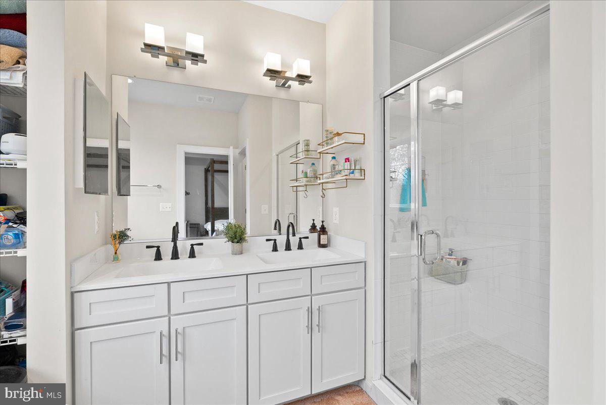 PRESERVE AT WESTFIELDS - Residential Lease