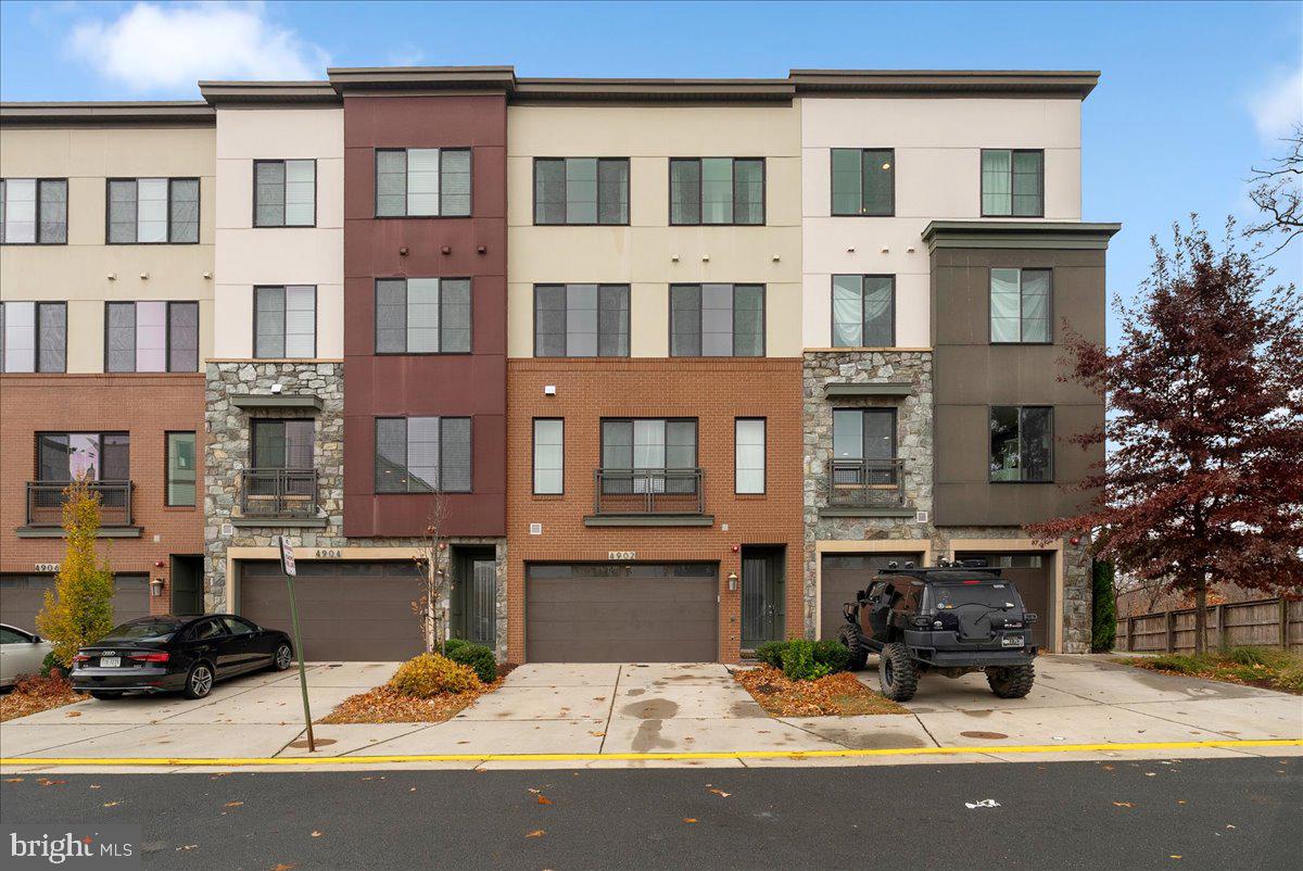 PRESERVE AT WESTFIELDS - Residential Lease