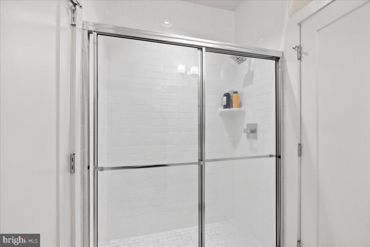 PRESERVE AT WESTFIELDS - Residential Lease