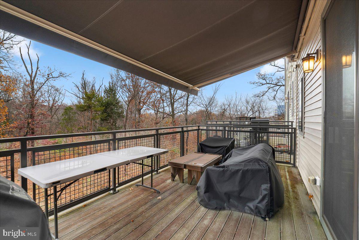 PRESERVE AT WESTFIELDS - Residential Lease