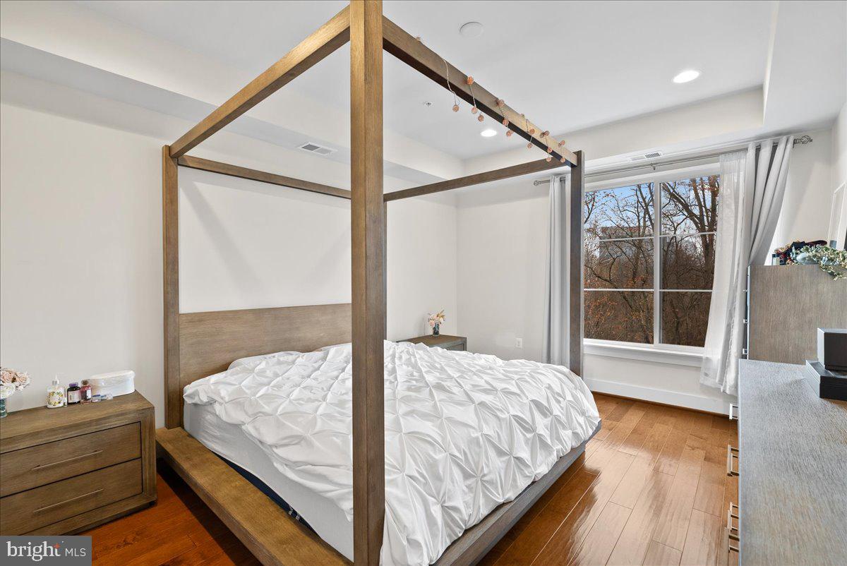 PRESERVE AT WESTFIELDS - Residential Lease