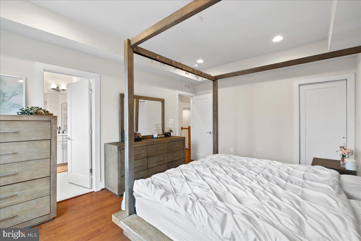 PRESERVE AT WESTFIELDS - Residential Lease