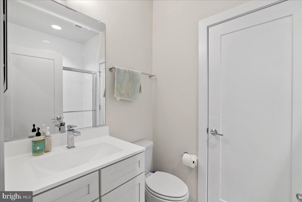 PRESERVE AT WESTFIELDS - Residential Lease