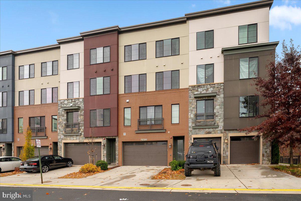 PRESERVE AT WESTFIELDS - Residential Lease