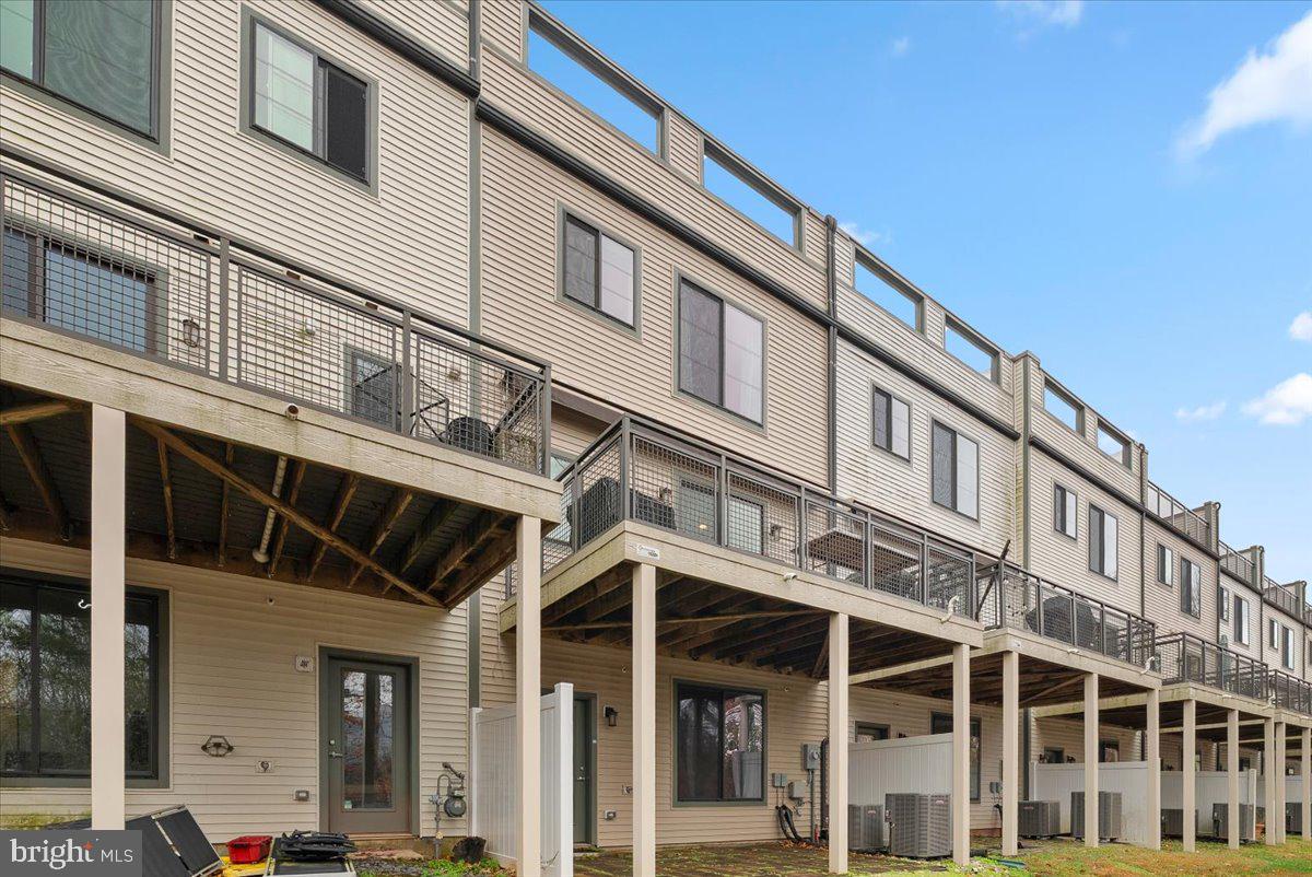 PRESERVE AT WESTFIELDS - Residential Lease