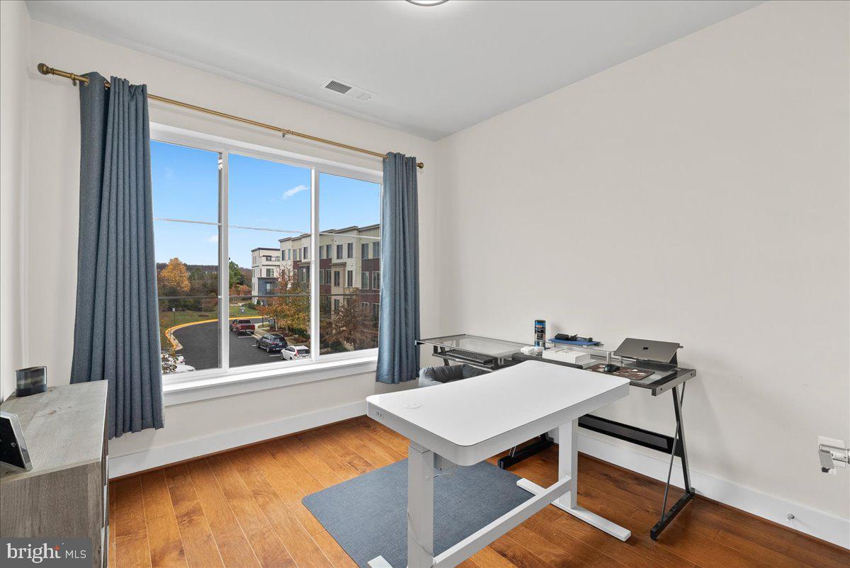 PRESERVE AT WESTFIELDS - Residential Lease