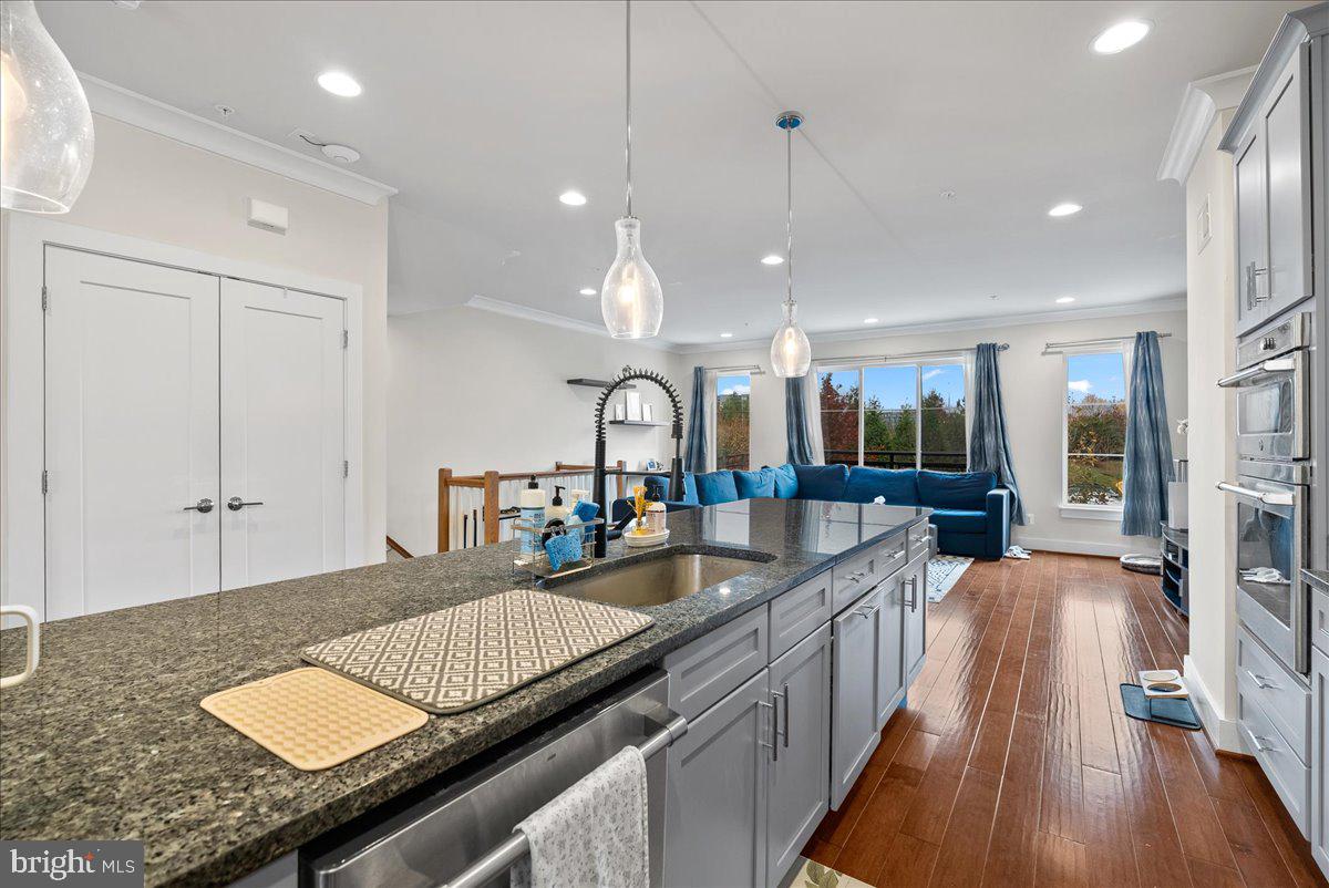 PRESERVE AT WESTFIELDS - Residential Lease