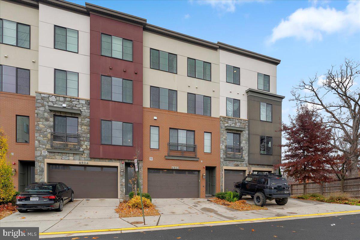 PRESERVE AT WESTFIELDS - Residential Lease