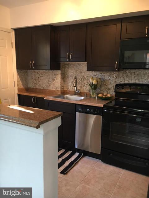 QUINCY MANOR - Residential