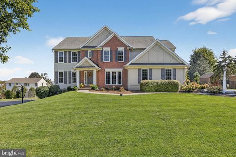 Photo of 1313 Hyde Park Drive, LANCASTER, PA 17601 (MLS # PALA2077450)