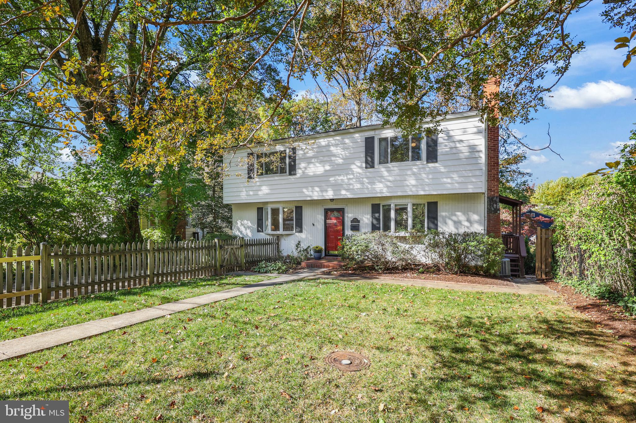 3016 WOODLAWN AVENUE