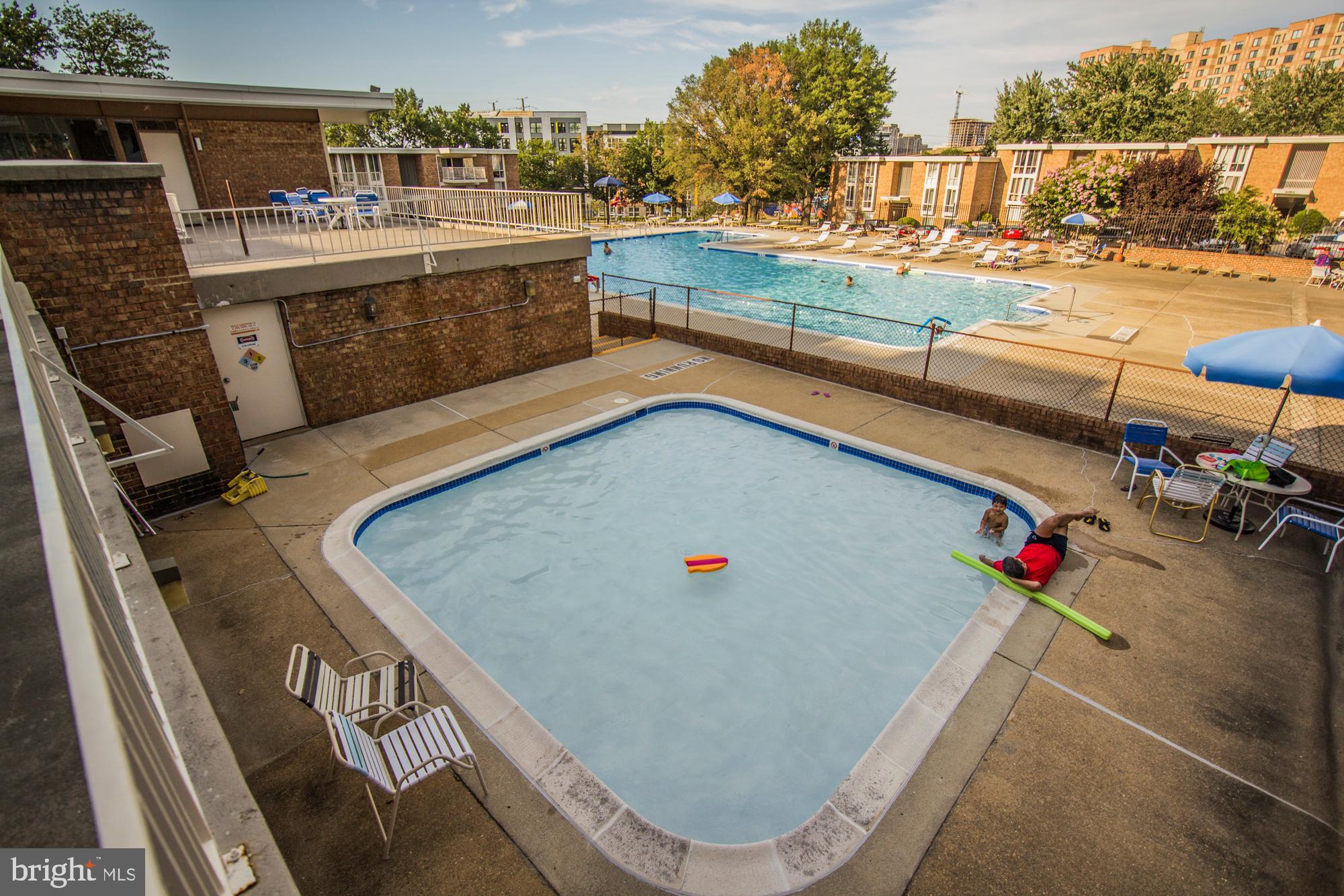 HUNTINGTON CLUB - Residential