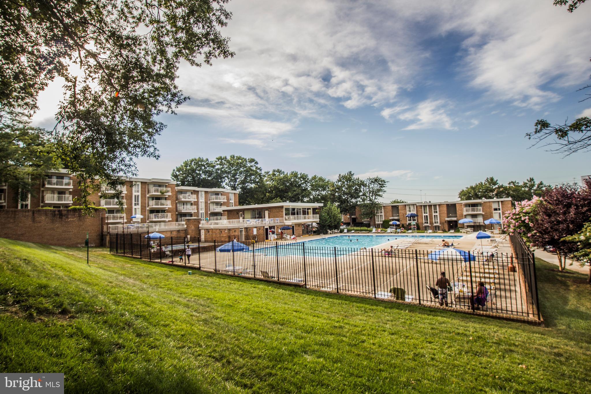 HUNTINGTON CLUB - Residential