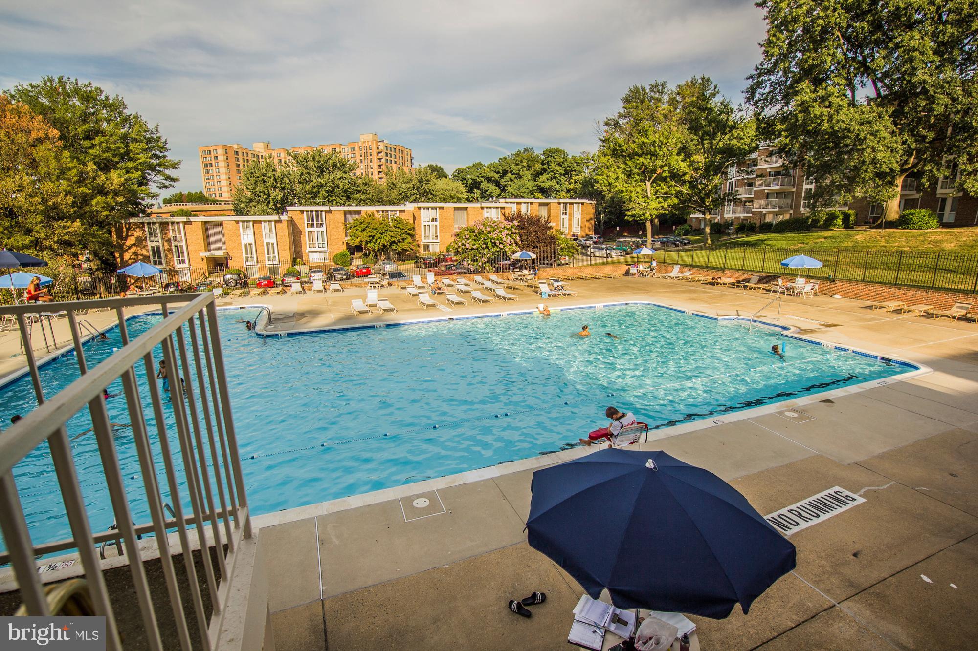 HUNTINGTON CLUB - Residential