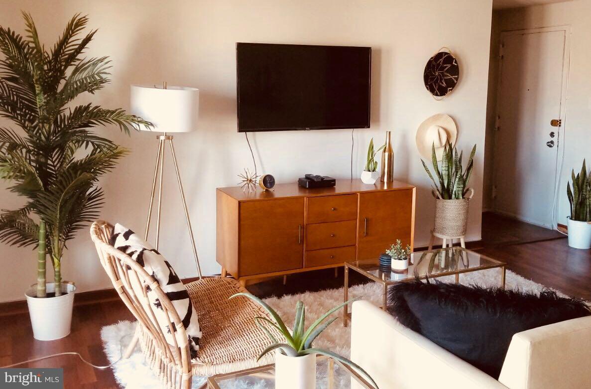 HUNTINGTON CLUB - Residential