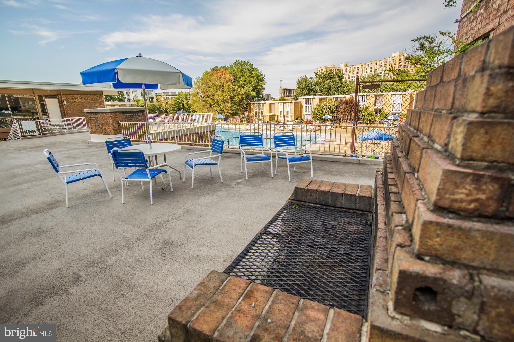 HUNTINGTON CLUB - Residential